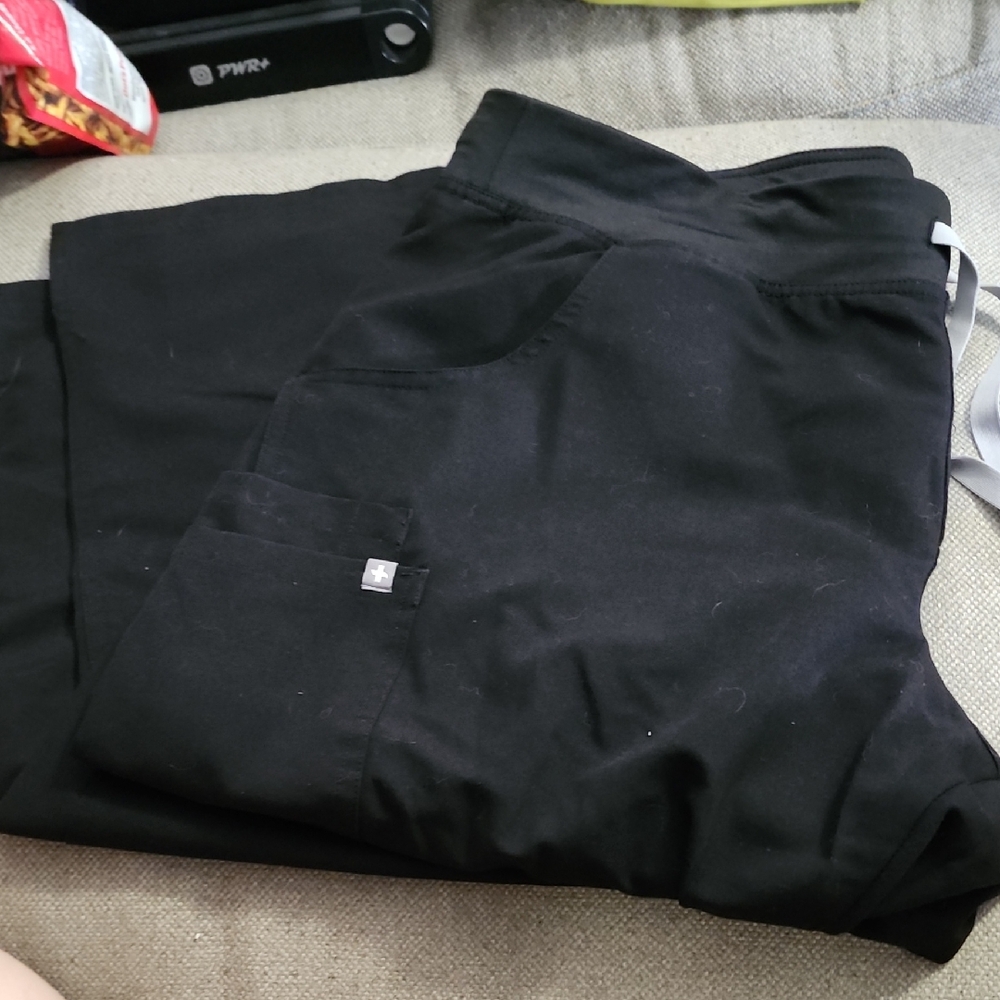 Figs Kade Pants In Black